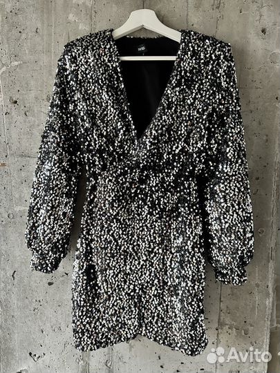 Платье с пайетками the select s