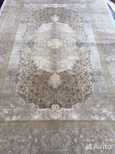 Шикарный иранский ковёр.Размер 3 на 5