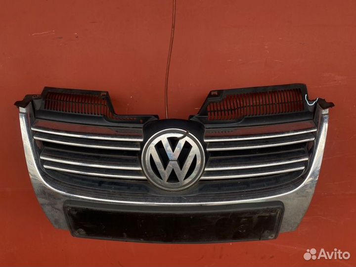 Решетка радиатора Vw Jetta седан BXE 2006