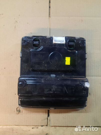 Плафон салонный toyota highlander u50