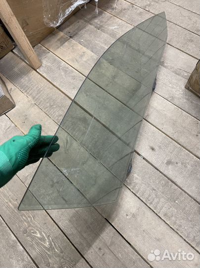 Переднее левое стекло Toyota Camry 55