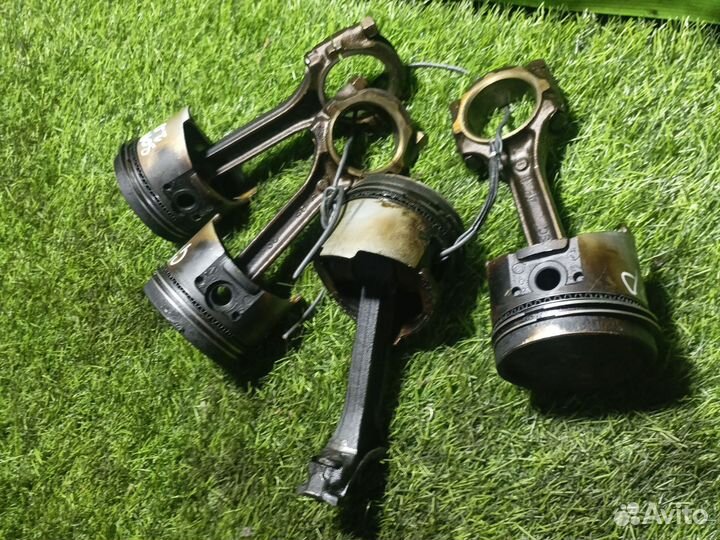 Поршень с шатуном Hyundai 2.0 G4CP