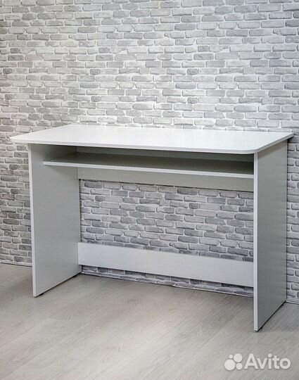 Письменный стол