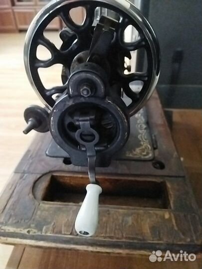 Швейная машина zinger