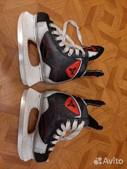 Коньки хоккейные