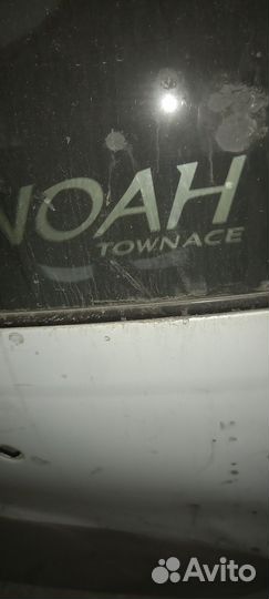 Дверь задняя toyota noah