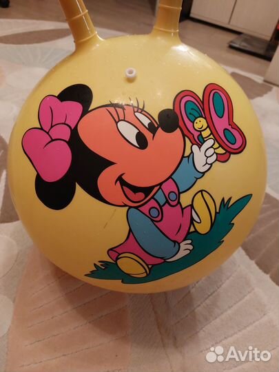 Гимнастический мяч с рожками и обруч