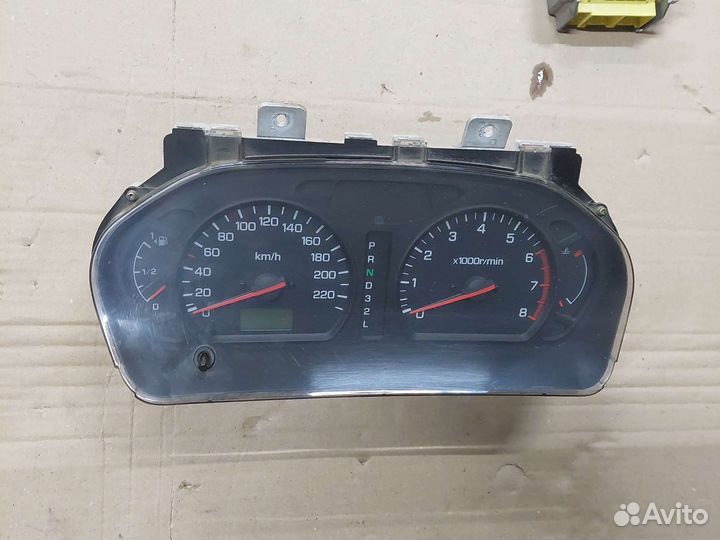 Панель приборов Mitsubishi Space Wagon 4G64 2002