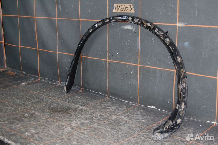 Накладка крыла заднего правого- Volkswagen Touareg