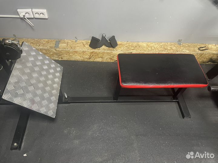 Силовой тренажер Тяга верхнего и среднего блока