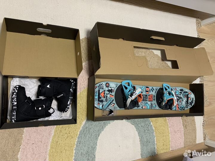 Сноуборд 100 с креплениями и ботинками 29 burton