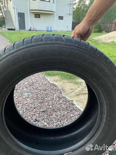 Bridgestone Blizzak LM-25 235/60 R17