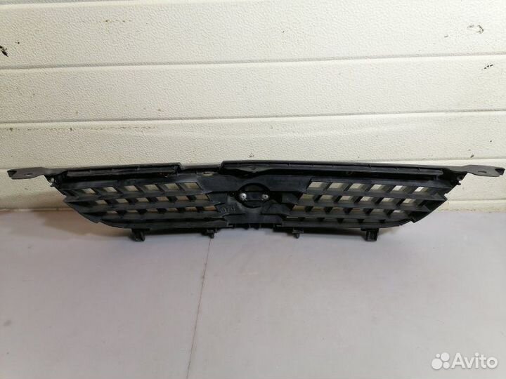 Решетка радиатора Nissan Sunny B15 1998