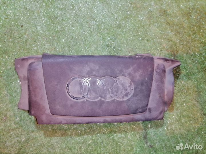 Декоративная крышка двс 06E103926D Audi A6 C6 4F2