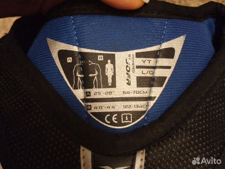 Нагрудник,шорты,рейтузы, защита шеи для хоккея