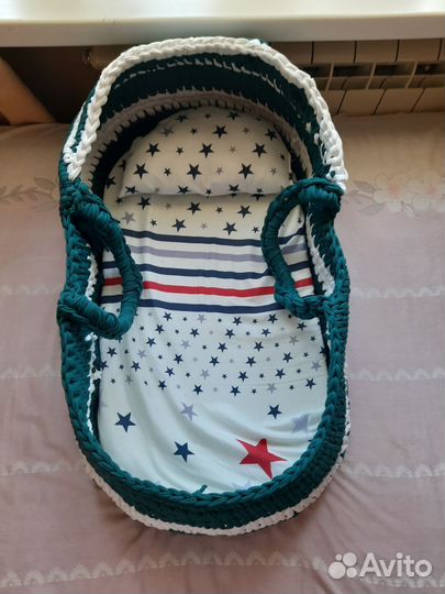 Вязанная люлька для новорожденного