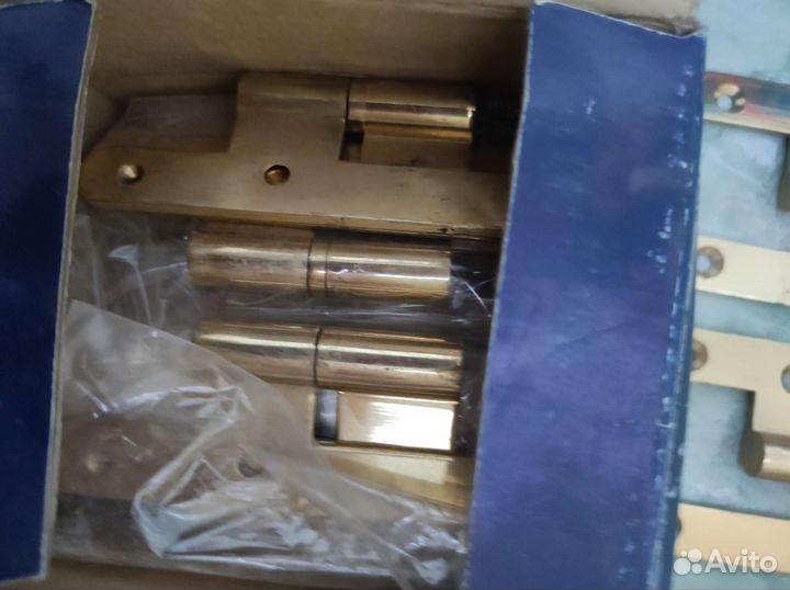 Петли для дверей