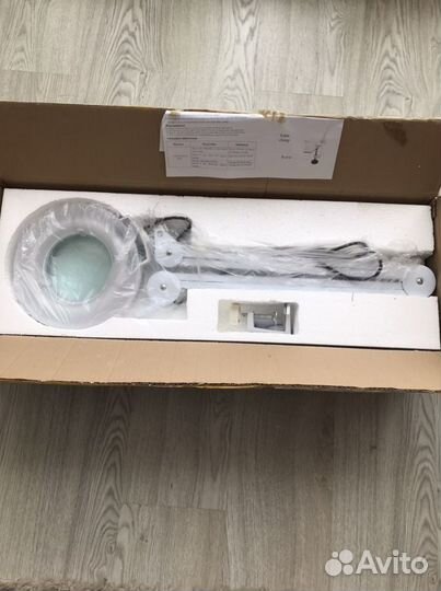 Лампа лупа на струбцине настольная