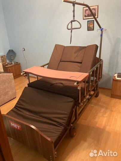 Кровать для лежачих больных elektro MET rent