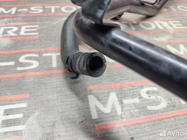 Патрубок системы охлаждения Volkswagen Passat B6