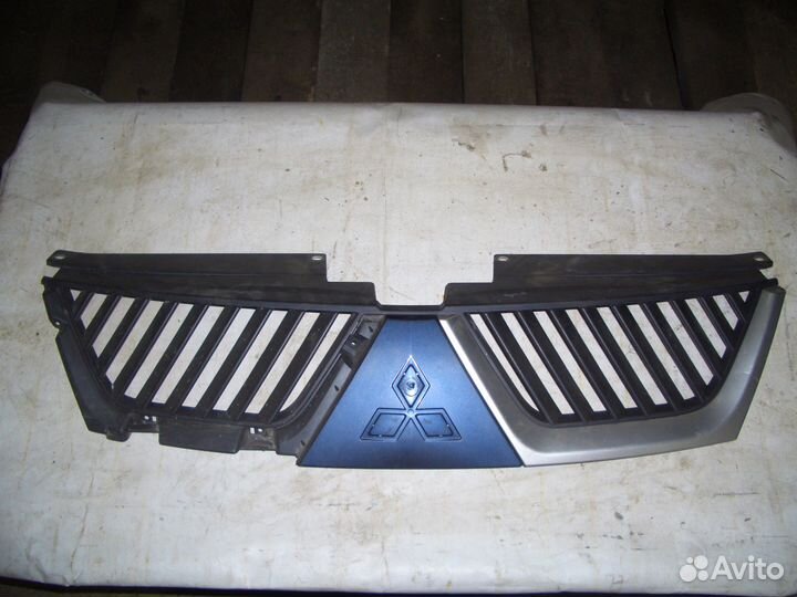 Решётка радиатора Митсубиси Аутлендер XL с05-09г