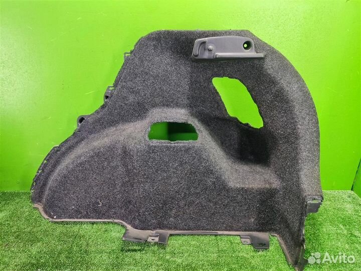 Обшивка багажника правая Toyota Yaris P90 2010