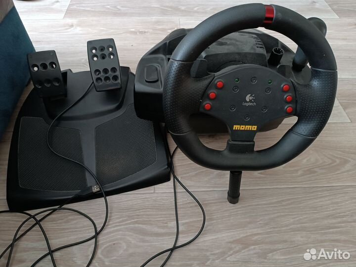 Игровой руль logitech momo racing