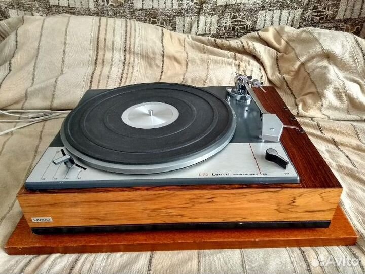 Проигрыватель виниловых пластинок Lenco L 75