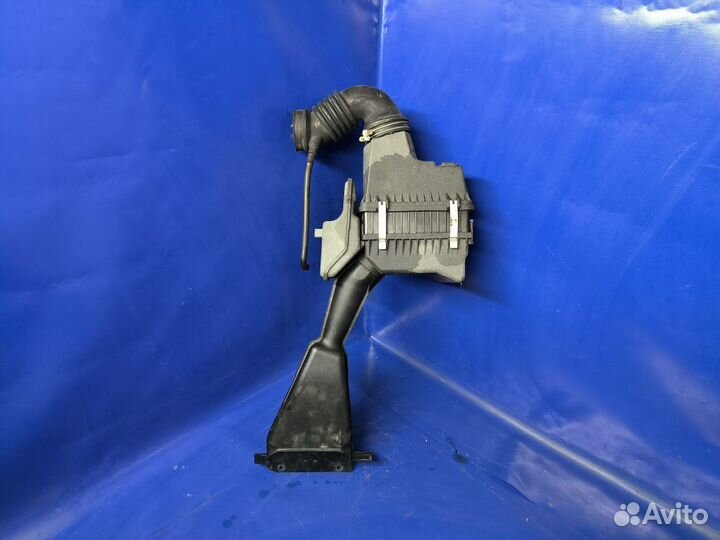 Корпус воздушного фильтра Mitsubishi Lancer 9