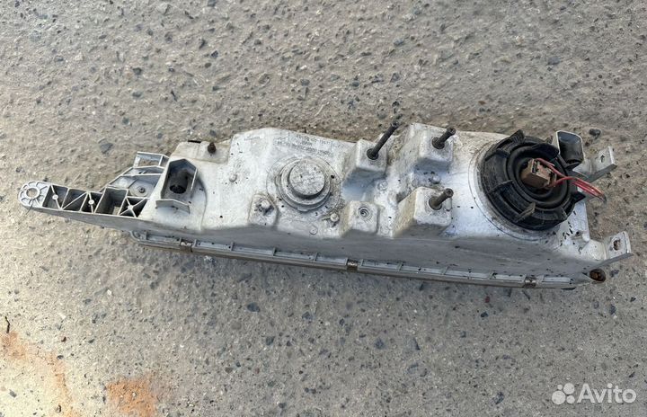 Фара Toyota Town Ace (R20, R30) II 3-й рестайлинг