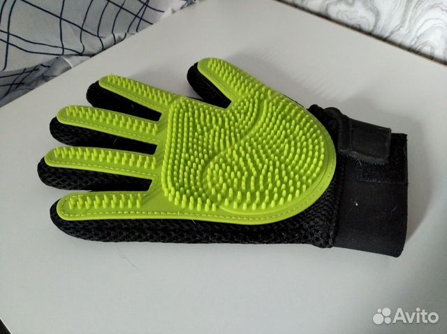 Рукавица для вычесывания шерсти V.I.Pet