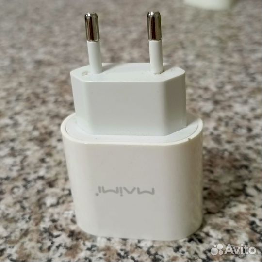 Зарядное устройство Maimi C75 (20W)