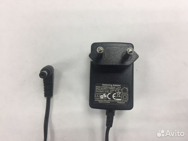 Блок питания внешний 5V 1A FPS005EUA-050100