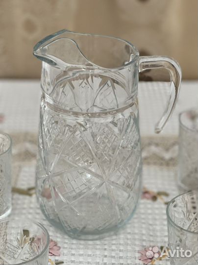 Графин со стаканами