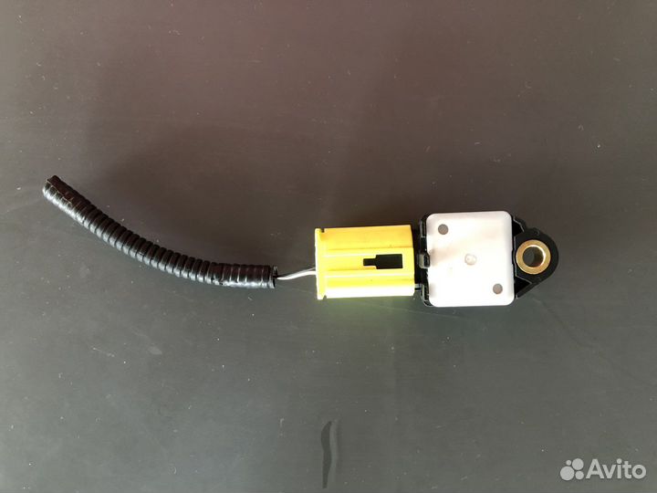 Датчик удара toyota