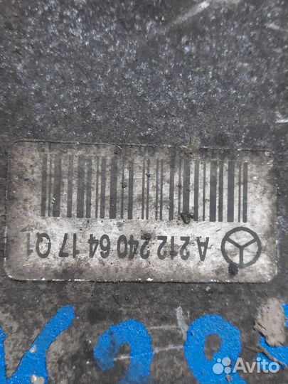 Опора двигателя Mercedes W204