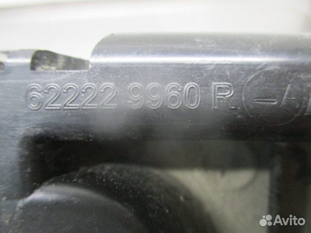 Кронштейн переднего бампера правый Renault Duster