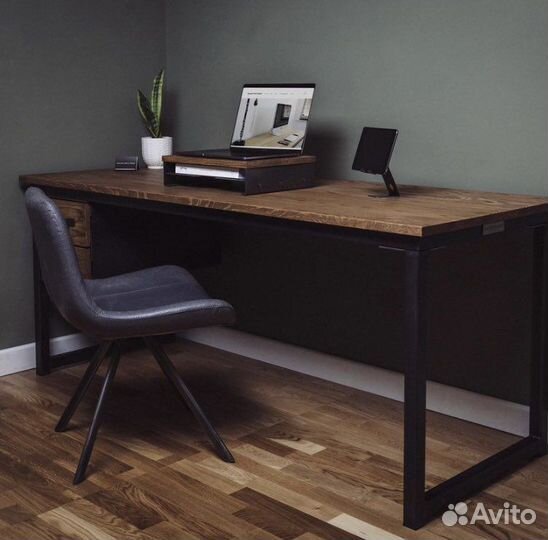 Стол письменный с ящиками