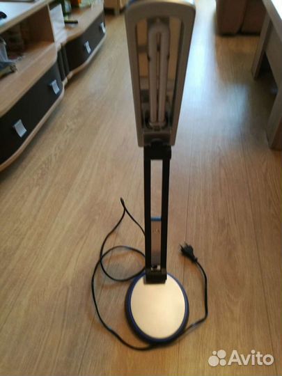 Лампа настольная