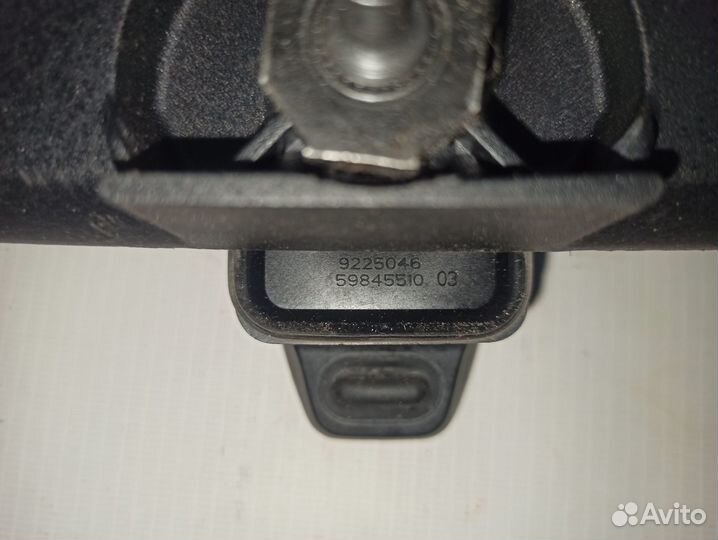 Кнопка открывания стекла двери багажника BMW 5 F11