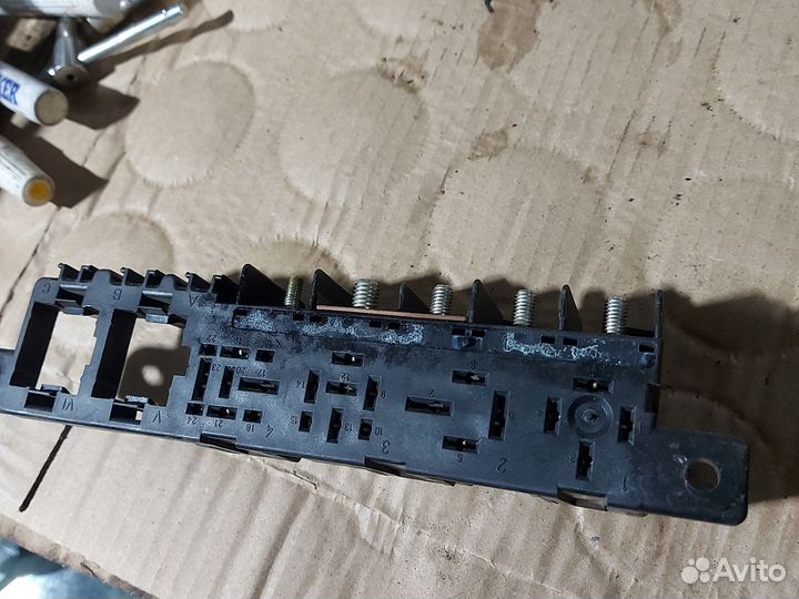 Монтажный блок реле volkswagen passat B5