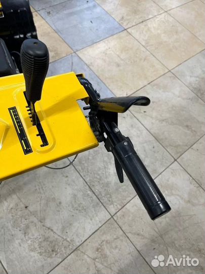 Снегоуборщик Huter SGC 8100 C гусеничный