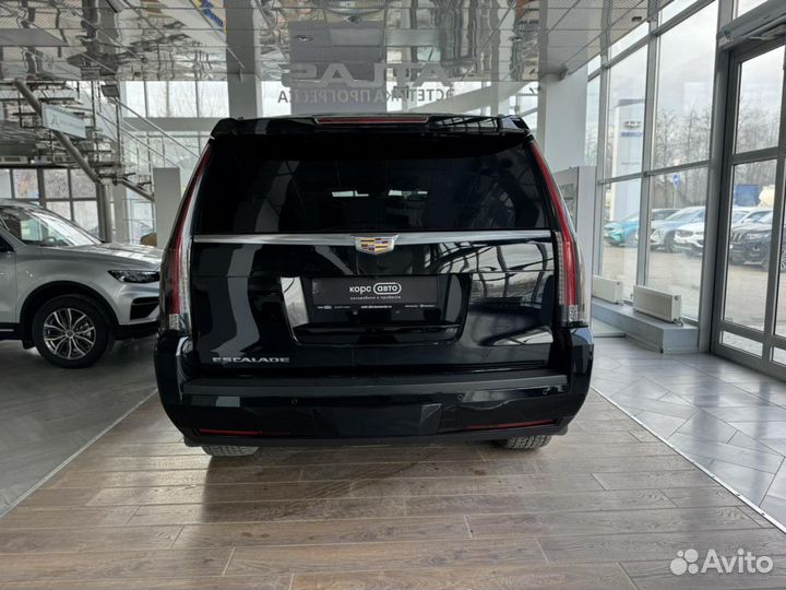 Cadillac Escalade 6.2 AT, 2016, 151 027 км