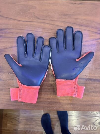 Футбольные вратарские перчатки