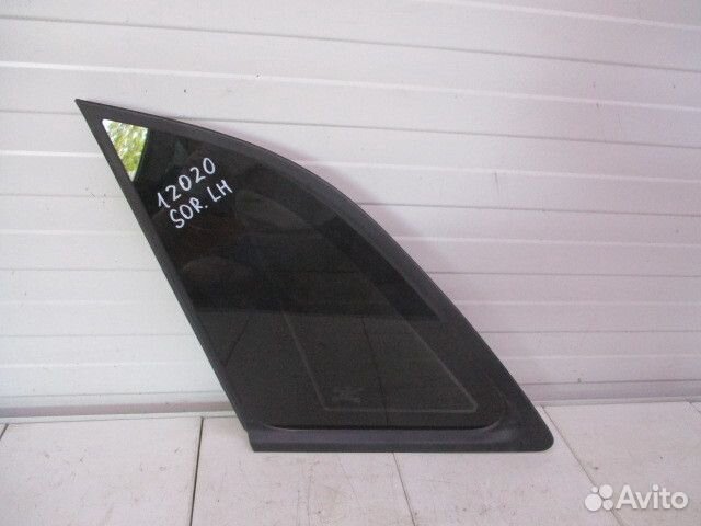 Стекло кузовное глухое левое Kia Sorento 2 (XM)