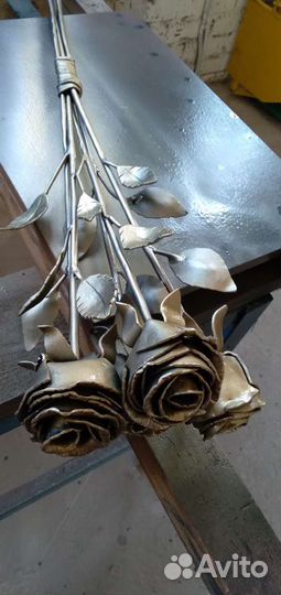 Электросварщик предоставляет услуги по ремонту и м