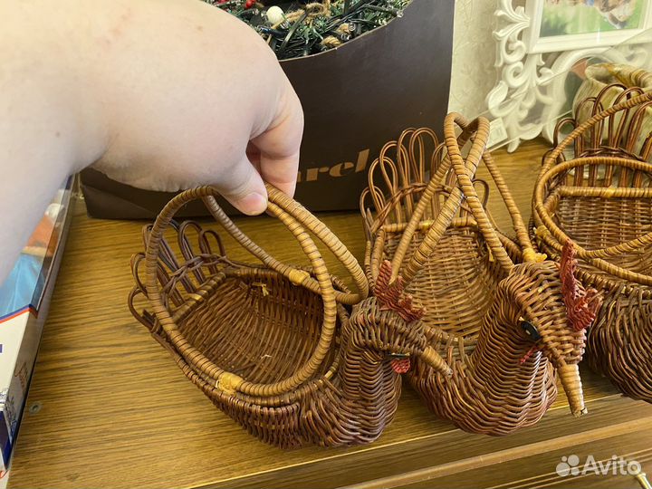 Корзина плетеная с ручкой Курочка