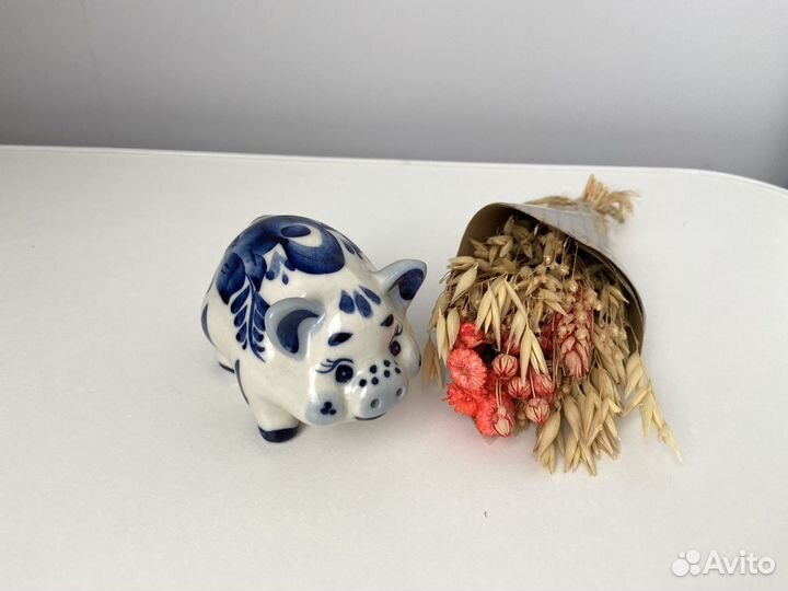 Свинья гжель фигурка, хрюшка сувенир статуэтка