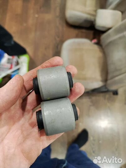 Сайлентблоки задних амортизаторов mark 2