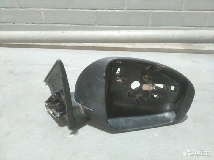 Корпус зеркала правый Nissan Almera седан 1.6 2015
